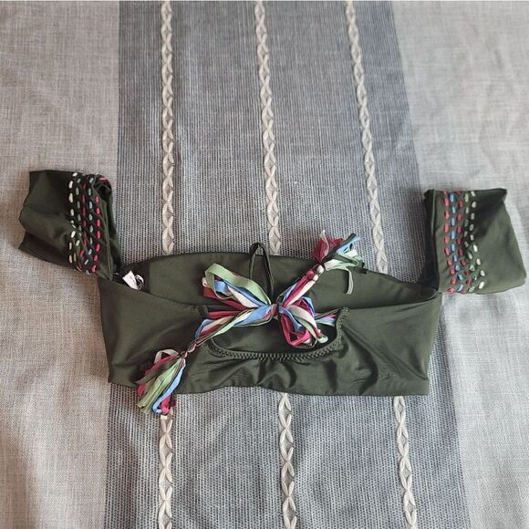 NWOT- BECCA Quest Off Shoulder Bikini Top - Picture 4 of 8